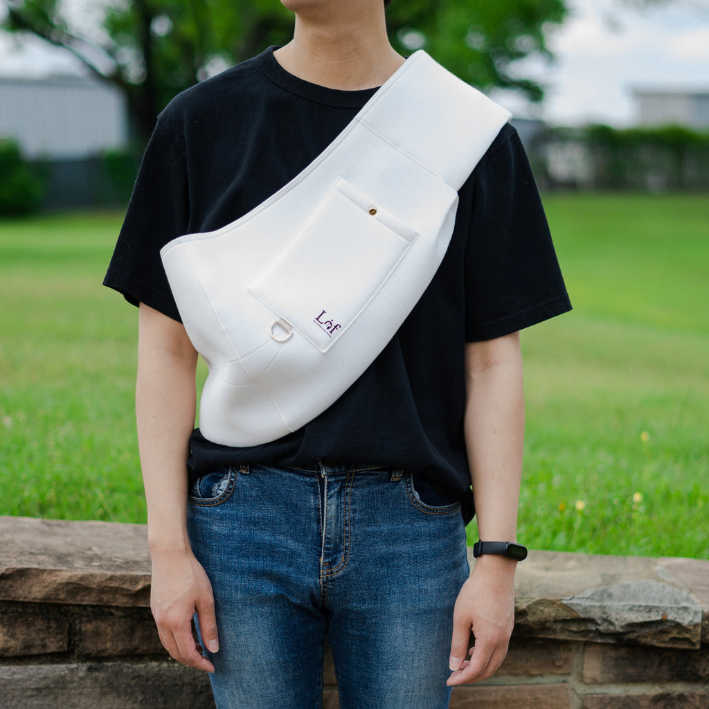 Secure & Stylish Travel Pet Sling